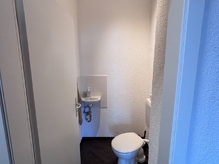 Separate Toilette Separate Toilette