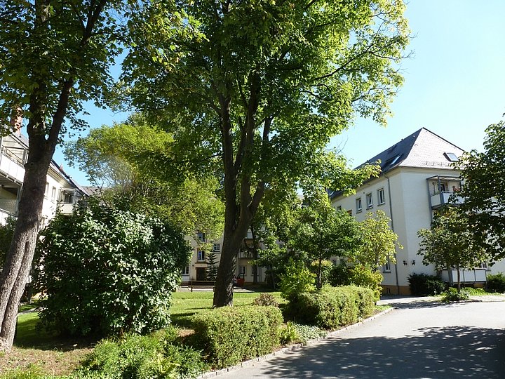 Zuwegung zur Wohnanlage Zuwegung zur Wohnanlage