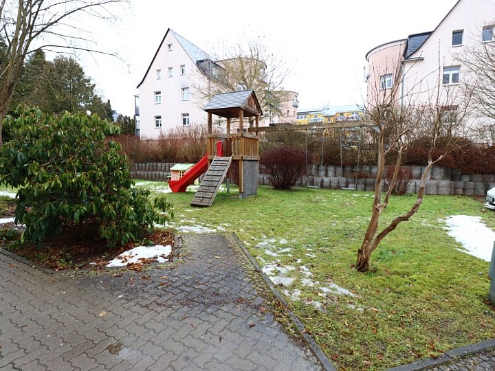 Spielplatz im Hof Spielplatz im Hof