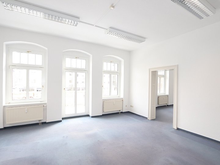Büro 2 mit Zugang zu Büro 3 Büro 2 mit Zugang zu Büro 3