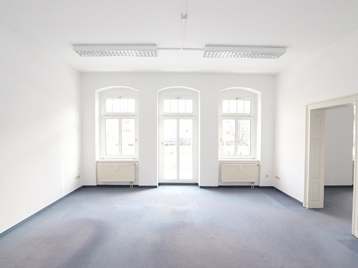 Büro 2 mit Zugang zum Balkon Büro 2 mit Zugang zum Balkon