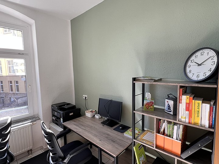 Küche (als Büro genutzt) Küche (als Büro genutzt)