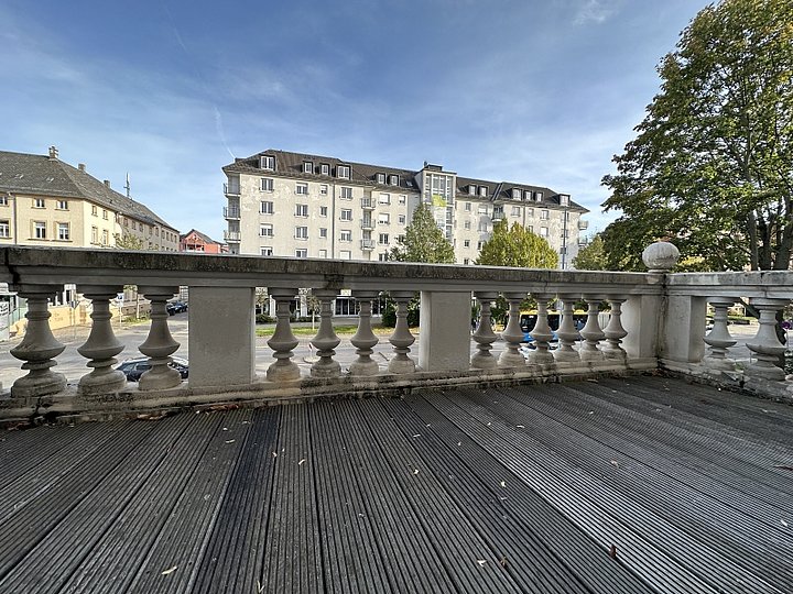Großzügiger Balkon Großzügiger Balkon
