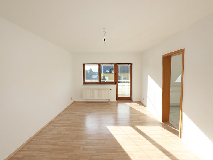 EINBAUKÜCHE, RÖHRSDORF, DACHGESCHOSS, BALKON, STELLPLATZ - Photo 1