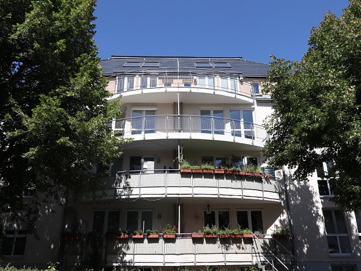 WOHLFÜHLOASE mit TIEFGARAGE in SIEGMAR - Foto 2