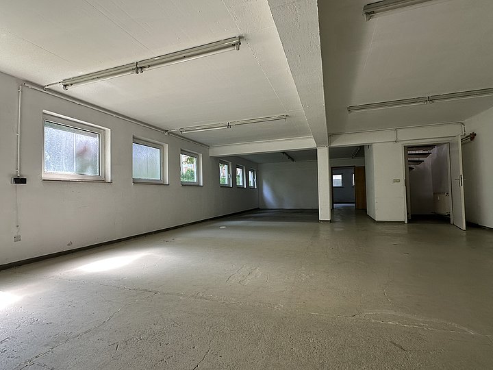 Gewerbeeinheit UG Gewerbeeinheit UG