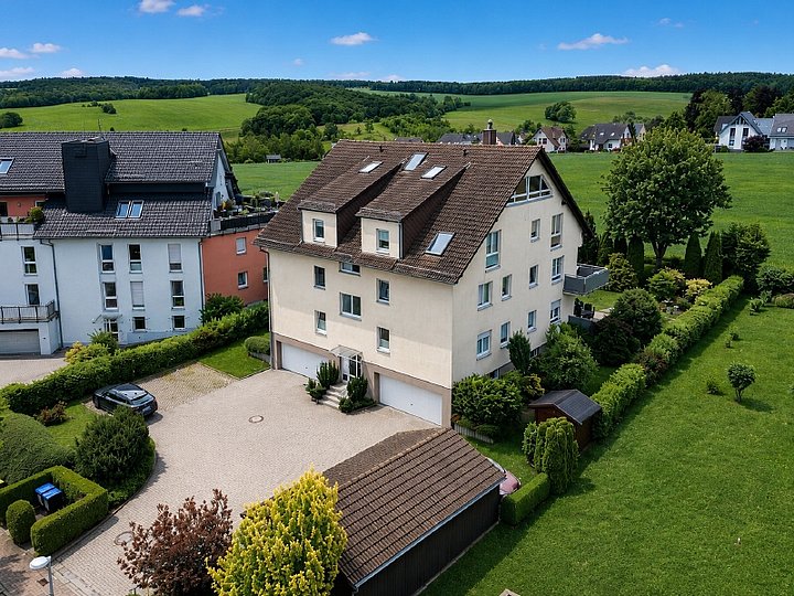 Straßenansicht Drohne
