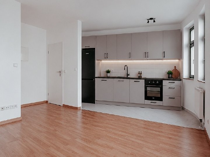 Helle 2-Raum-Wohnung mit Aufzug /// Stellplatz /// Einbauküche auf Wunsch möglich - Photo 4