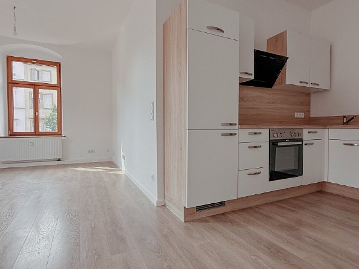 2-Raum-Wohnung mieten mit EBK und STELLPLATZ im ZENTRUM - Foto 1